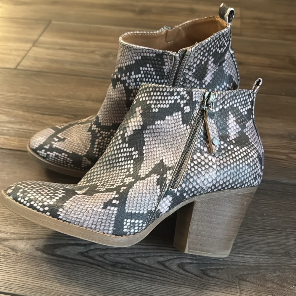 Universal Thread Snakeskin Ankle Boots - Gray - Picture 5 of 5